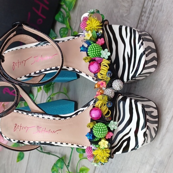 Betsey Johnson Jorden NIB - Picture 6 of 11